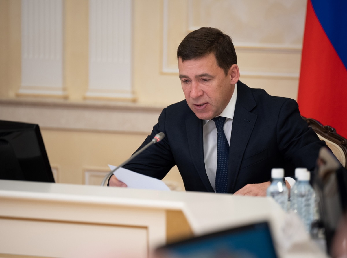 Фото ДИП Свердловской области. Евгений Куйвашев напомнил о роли лесозаготовителей и арендаторов лесных участков в обеспечении пожарной безопасности.