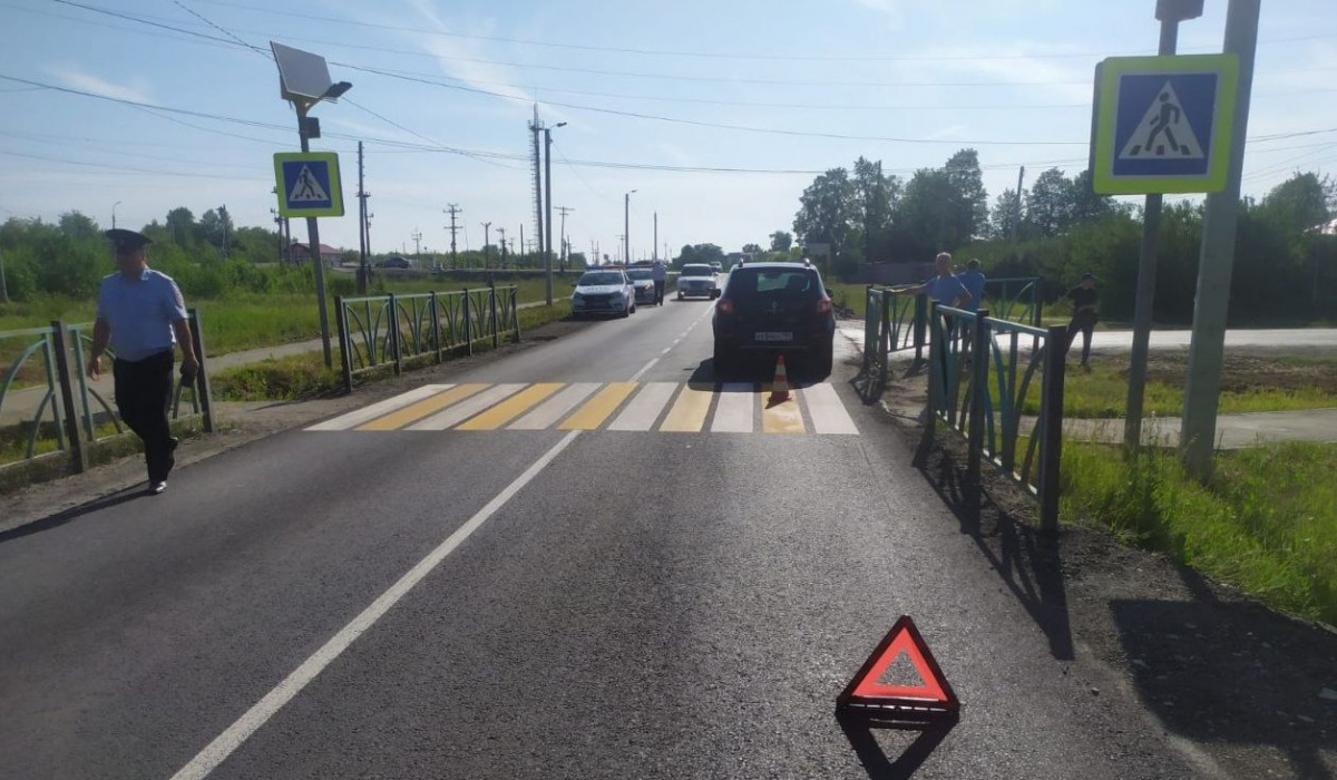 Велосипедистку сбили на пешеходном переходе