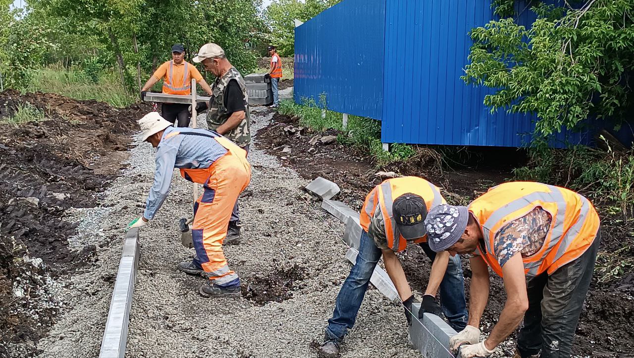 У поселковой школы появится новая дорога