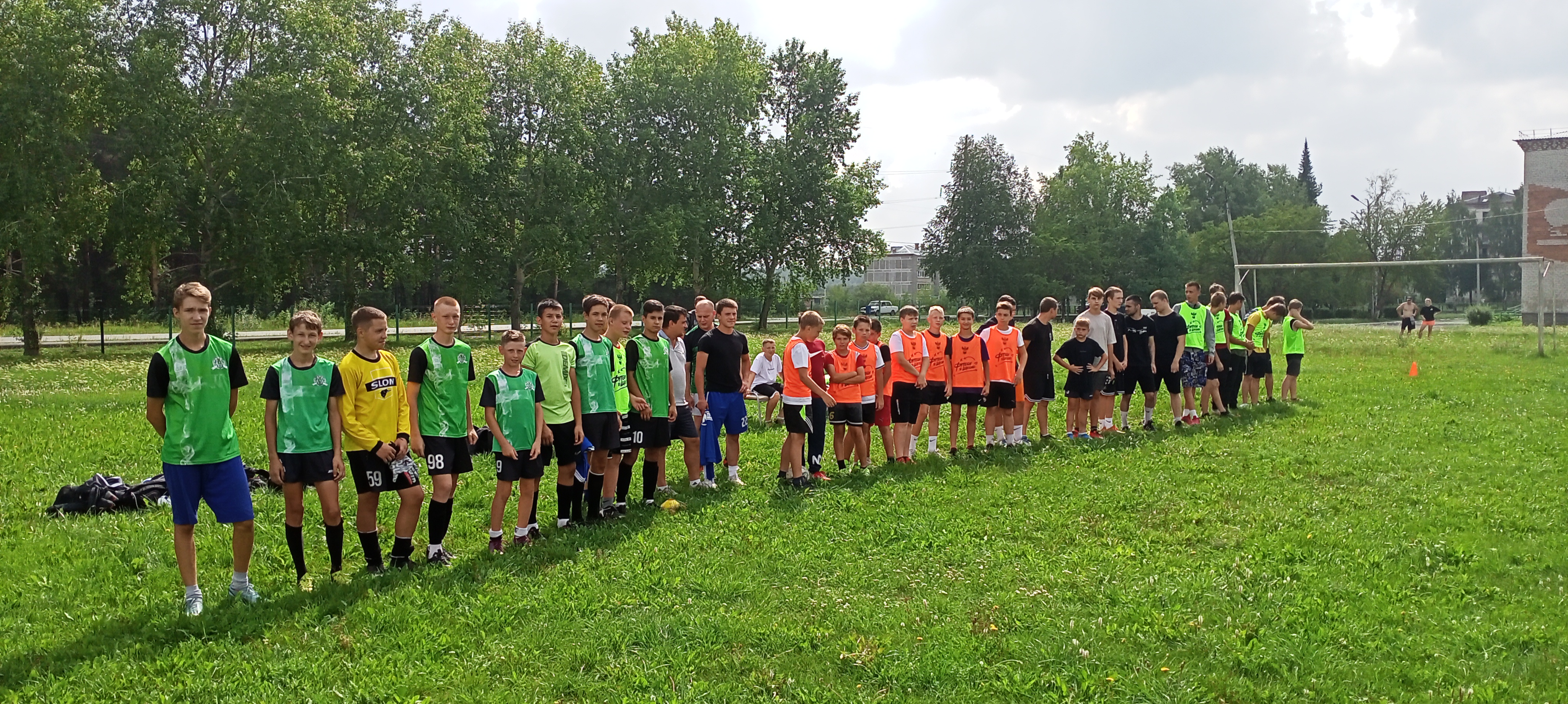 Есть хороша традиция играть в футбол