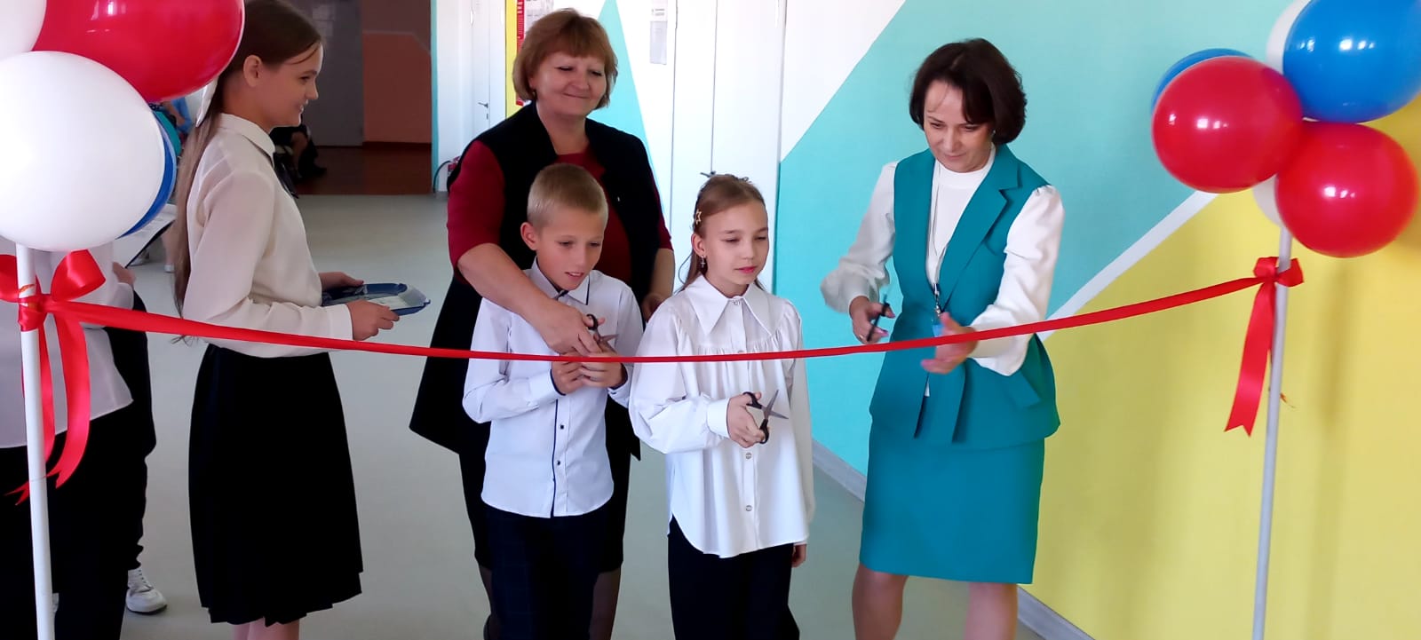 Школьники погружаются в мир науки