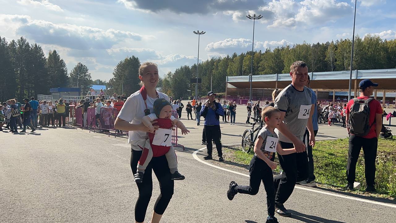 На «Кроссе наций» артемовцы побили свой рекорд. Бежали все, даже те, кто еще не умеет ходить
