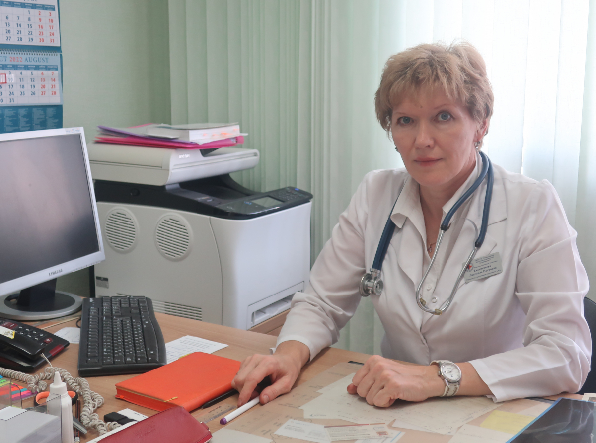 Каждую минуту в нашей стране происходит 7 переломов позвонков, каждые 5 минут – перелом шейки бедра. 