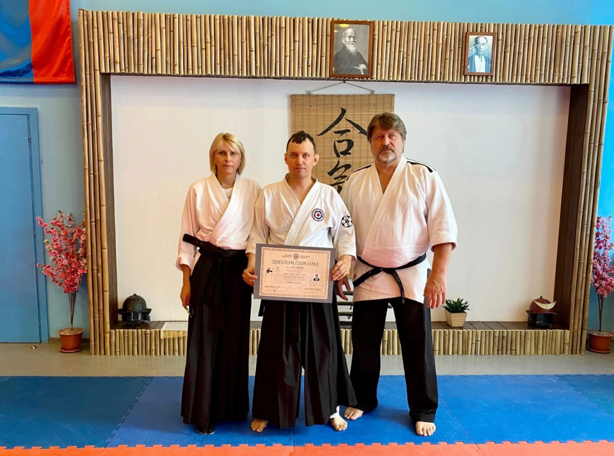 Фот из личного архива спортсмена. В. Попов - в центре.