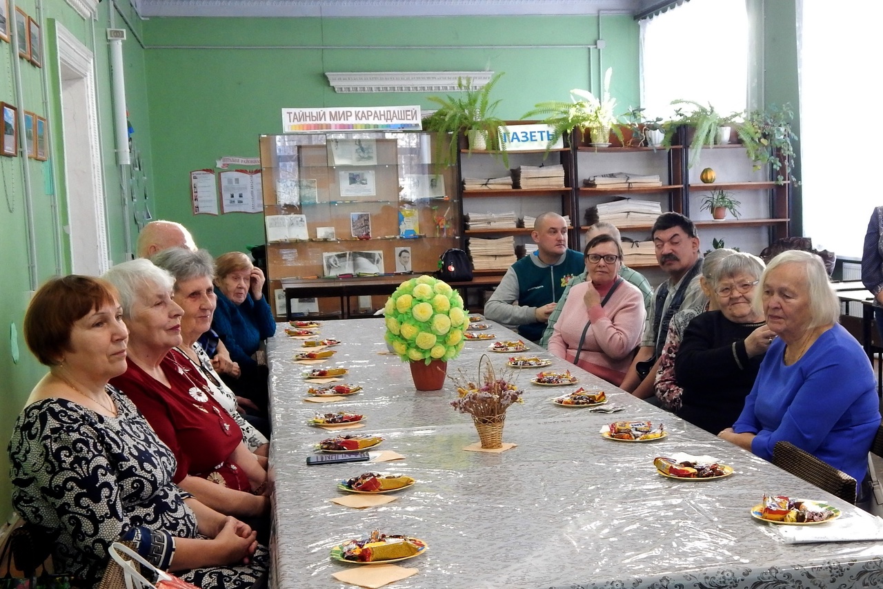 Для слабовидящих в артемовской библиотеке играл бумажный оркестр!