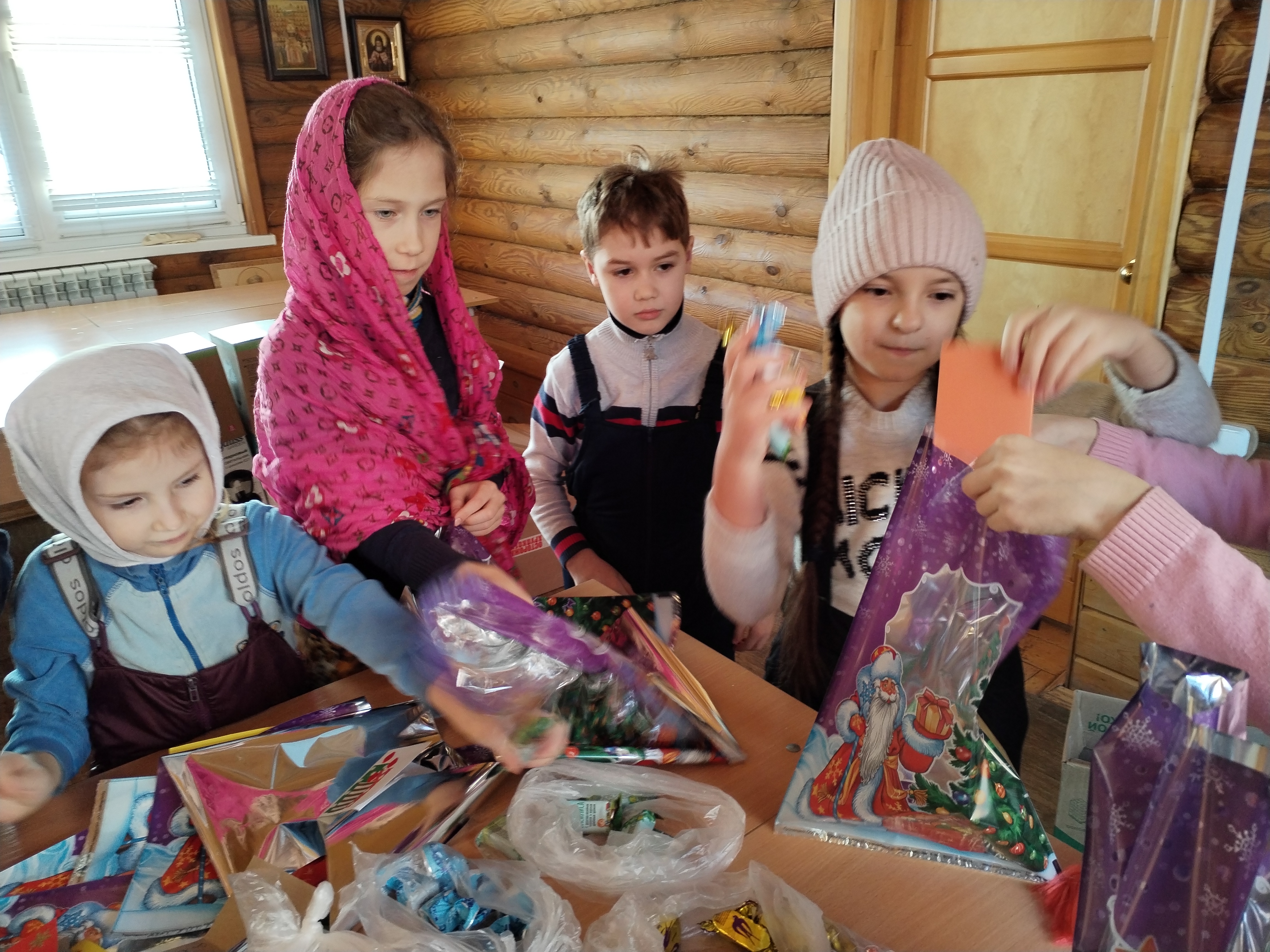 Открытки и подарки участникам СВО