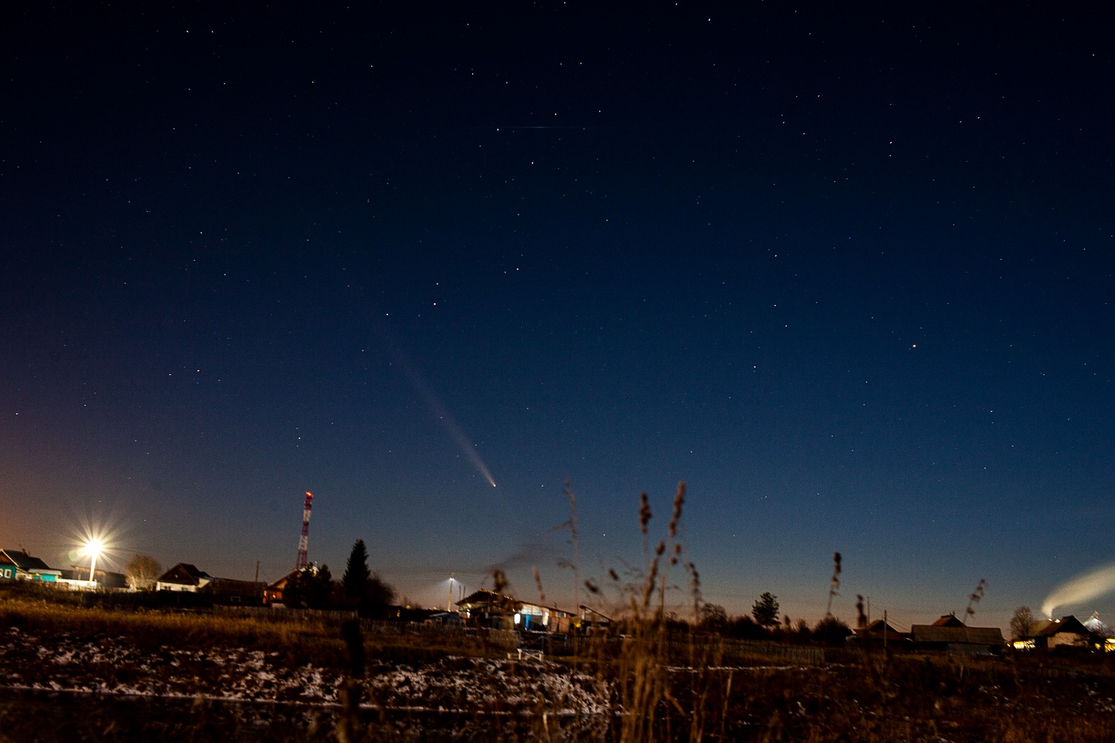 Наблюдали за кометой Цзыцзиньшань ATLAS: без телескопа, но с фотоаппаратом