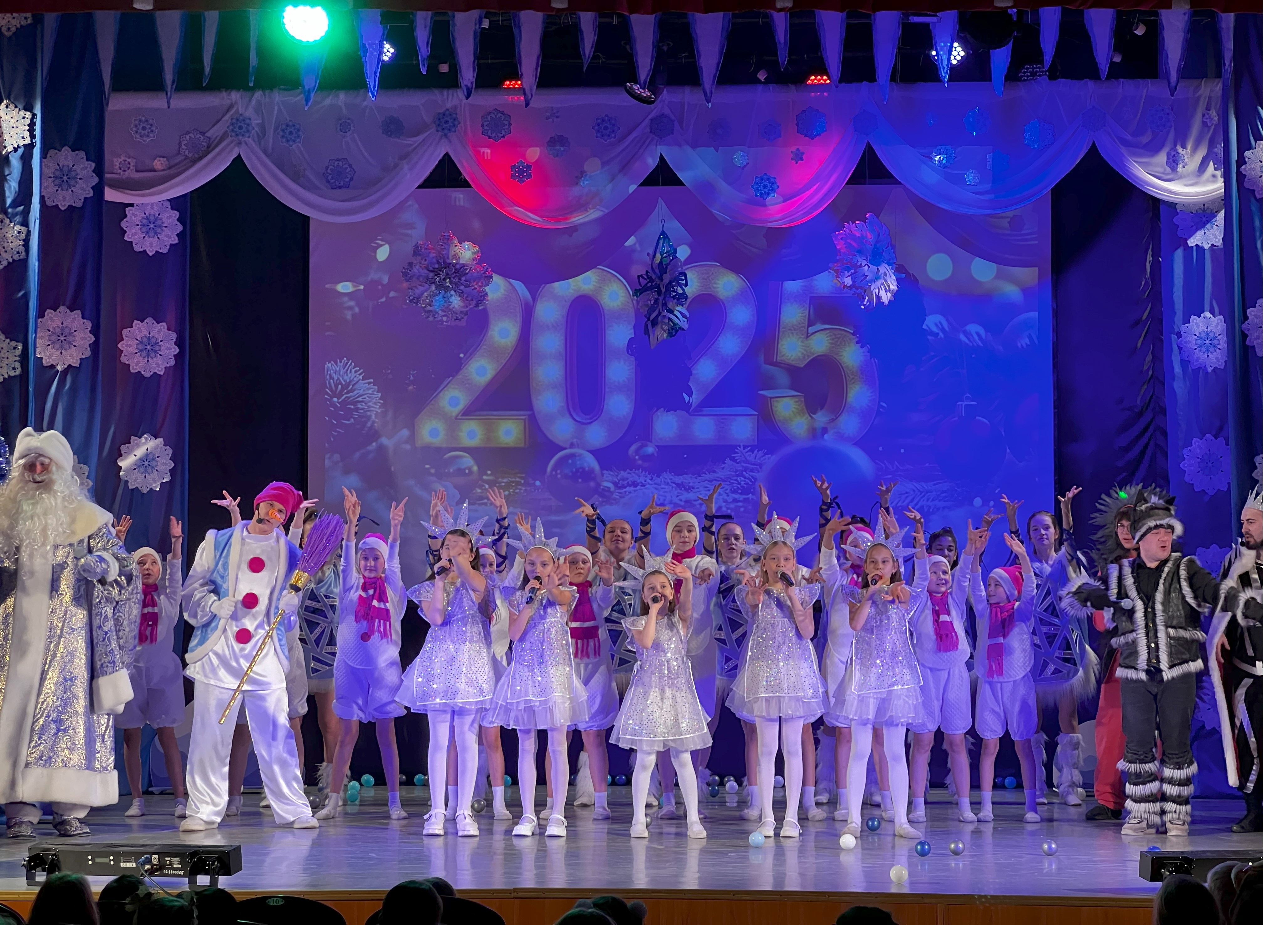 Елка доброты: радость и сюрпризы для детей от главы городского округа