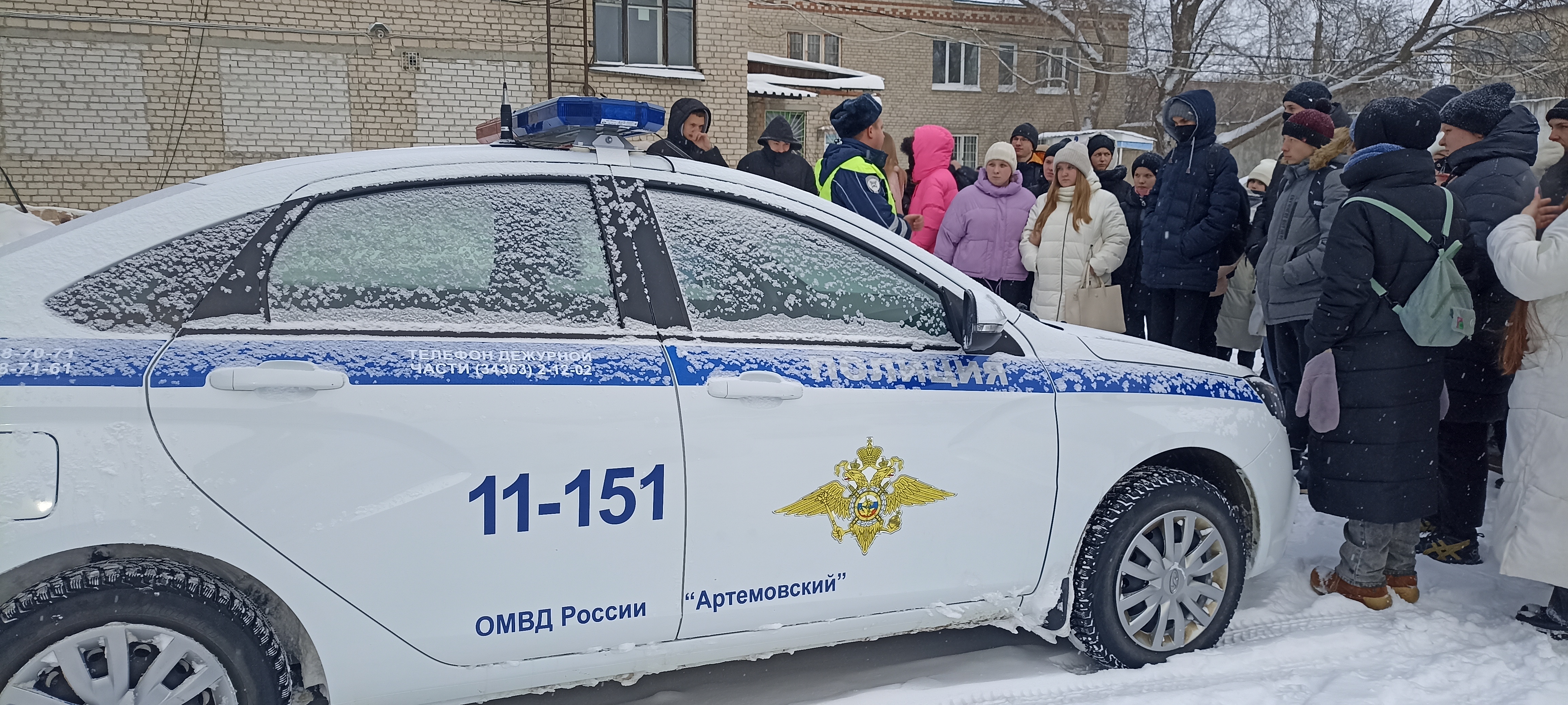 Студенты знакомились с работой полиции