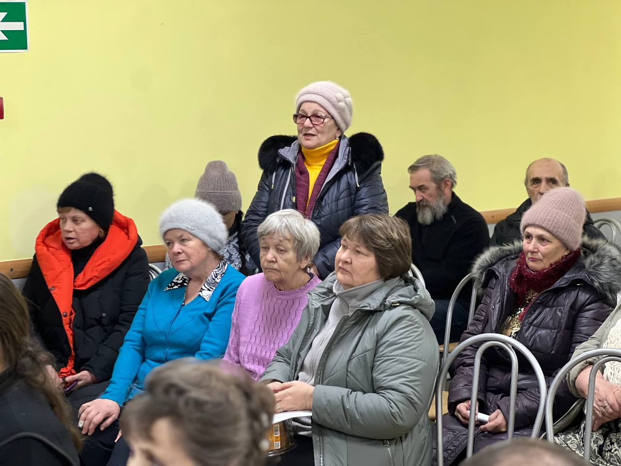 Собрание в Мостовском: как живут селяне?