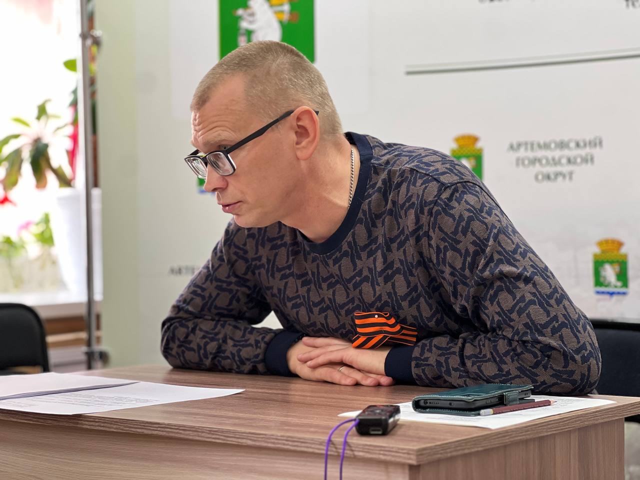 На дороге у поликлиники вновь начинается работа