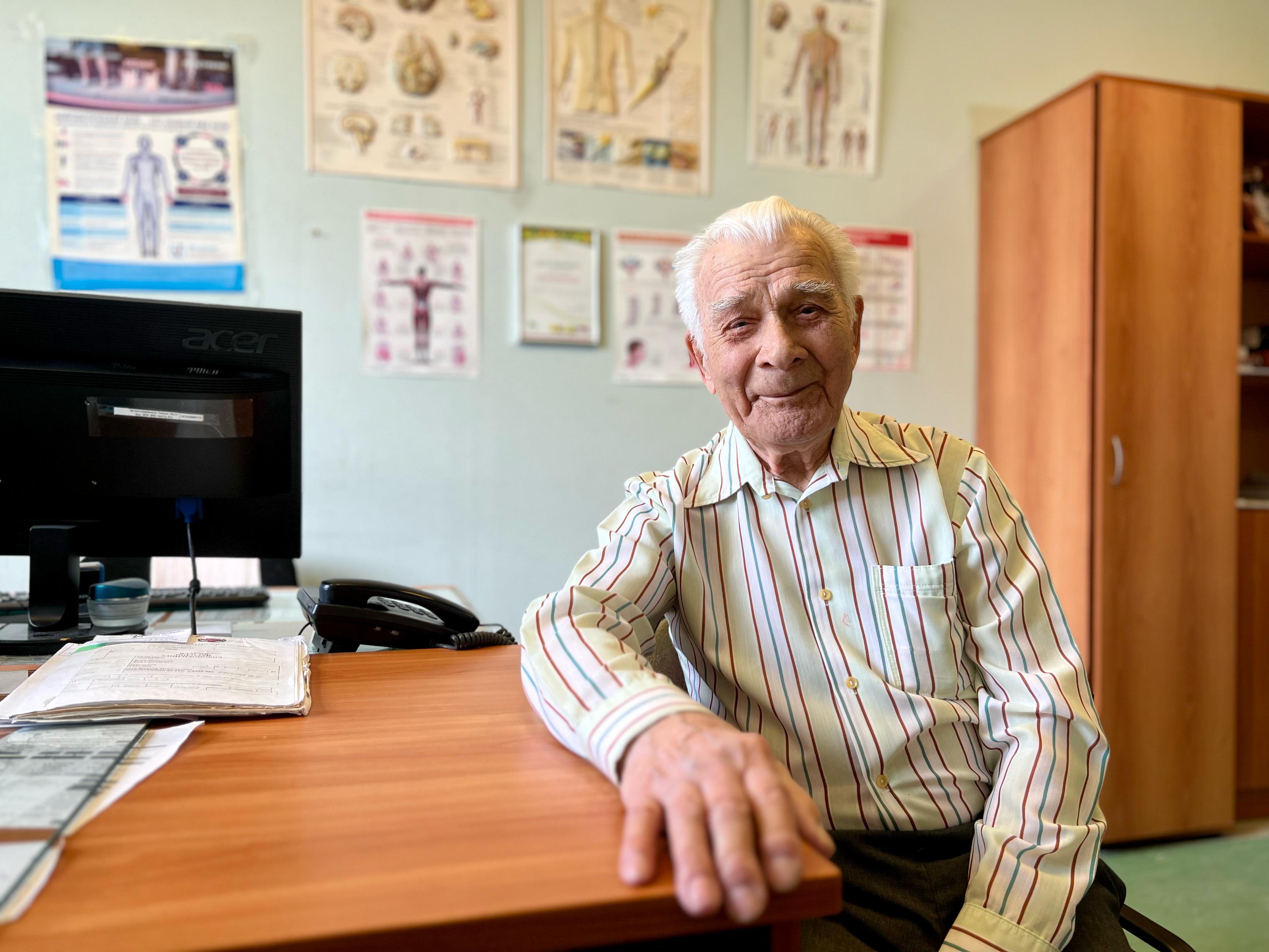 Медосмотр фронтовиков и тружеников тыла стартовал в Свердловском госпитале для ветеранов войн перед Парадом Победы