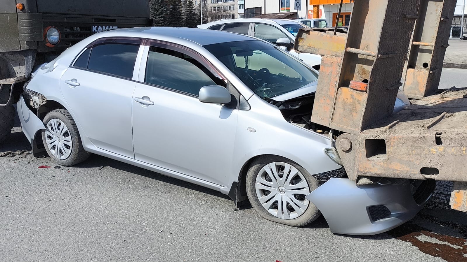 Отказ тормозов стал причиной ДТП с участием грузовиков в городе