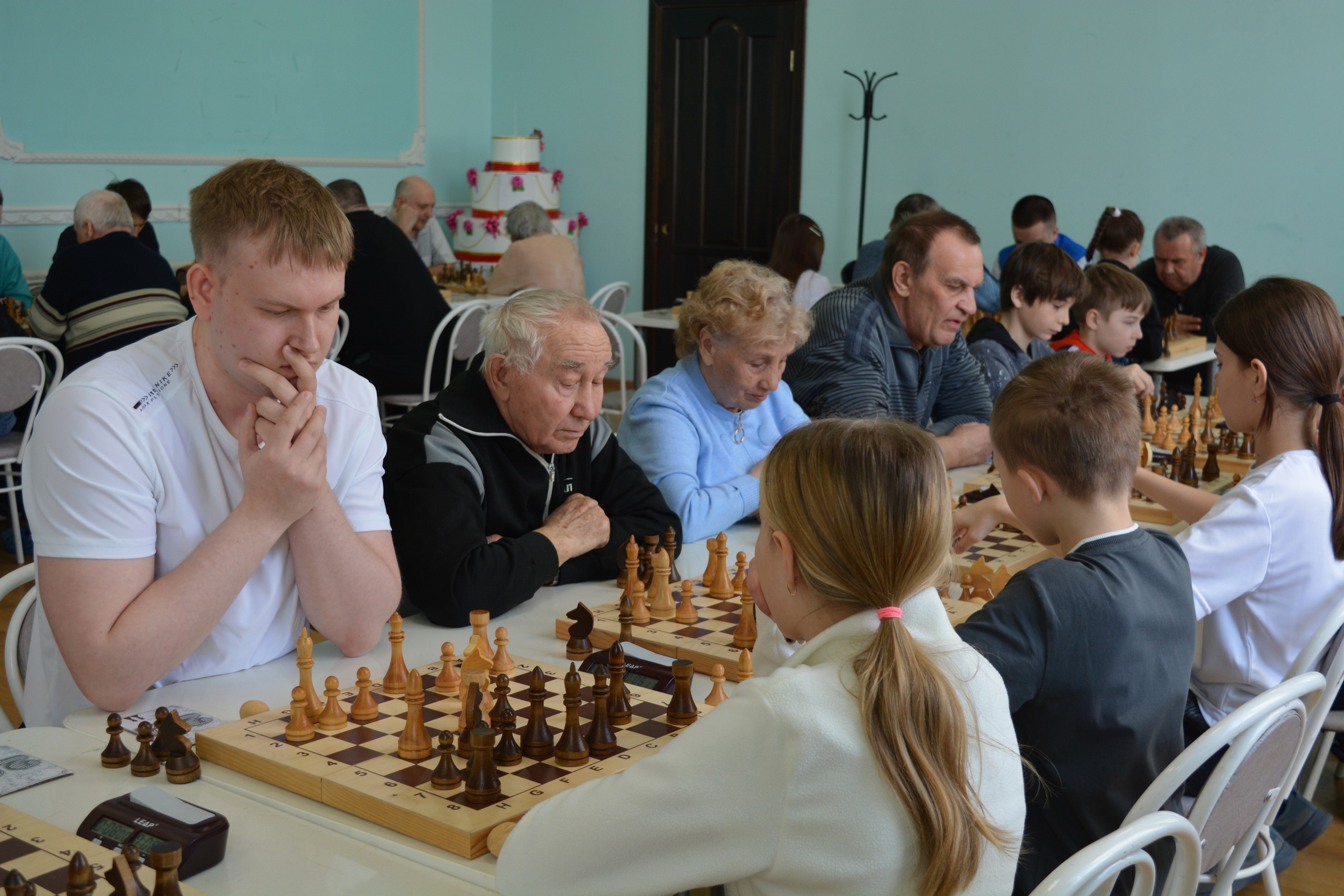 Артемовские ребята почтили память В.П. Ежова шахматным турниром