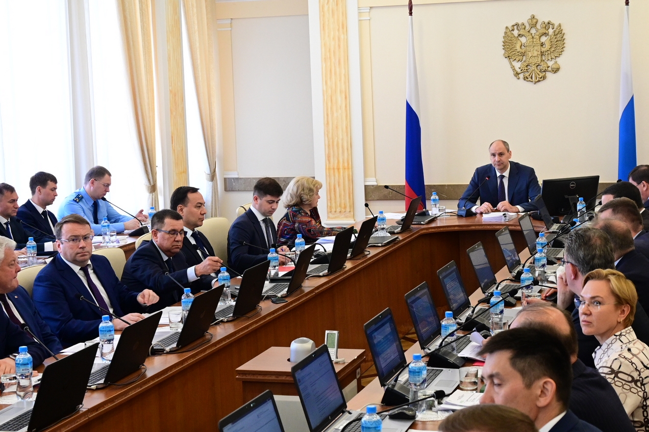 Денис ПАСЛЕР поручил полностью перевести все меры поддержки участников СВО в электронный формат