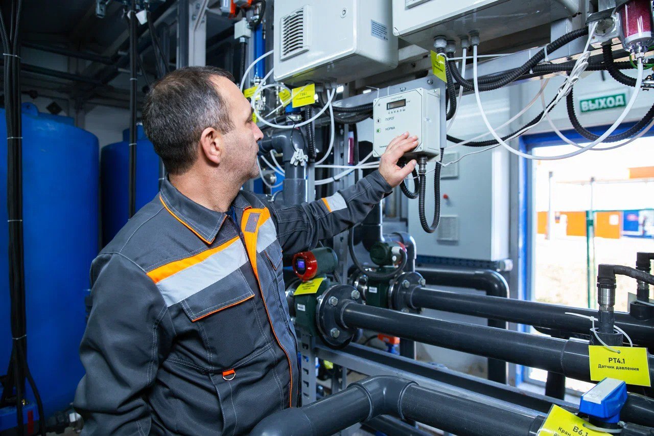 Денис Паслер актуализировал программу по развитию ЖКХ Свердловской области до 2030 года