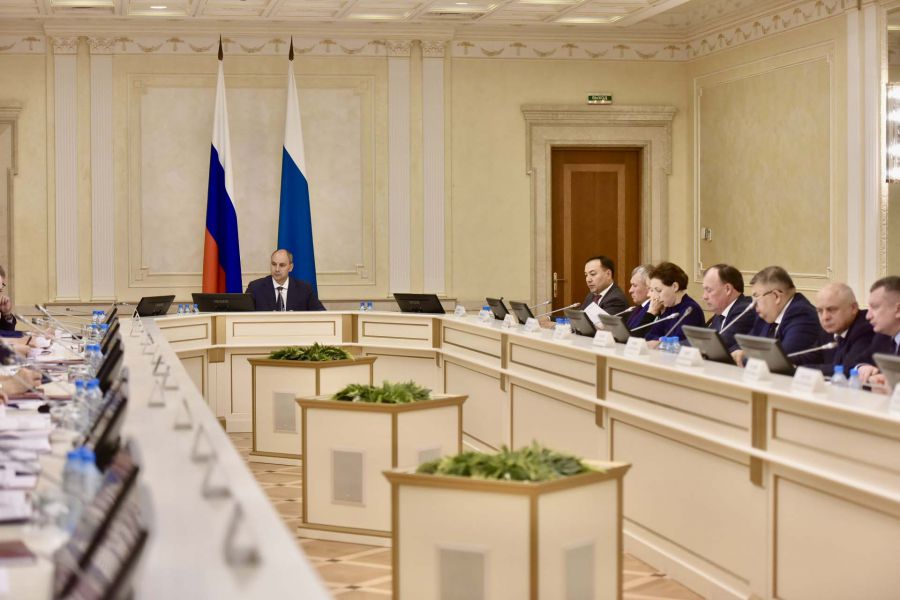 Денис Паслер поручил усилить меры безопасности в преддверии начала нового учебного года