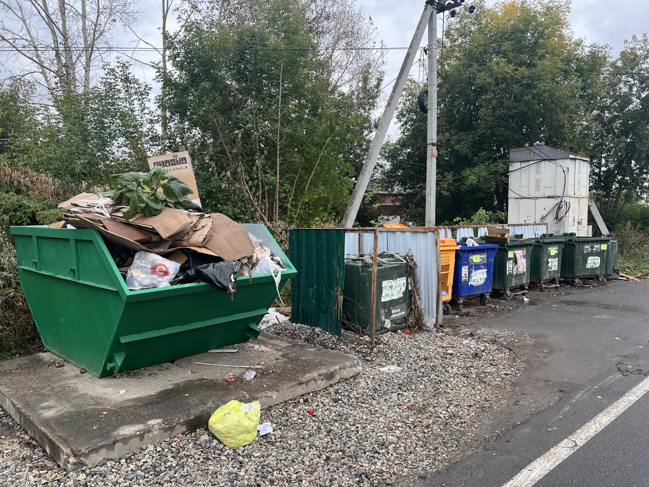 «Жилкомстрой»: бункеры, деревья, дороги