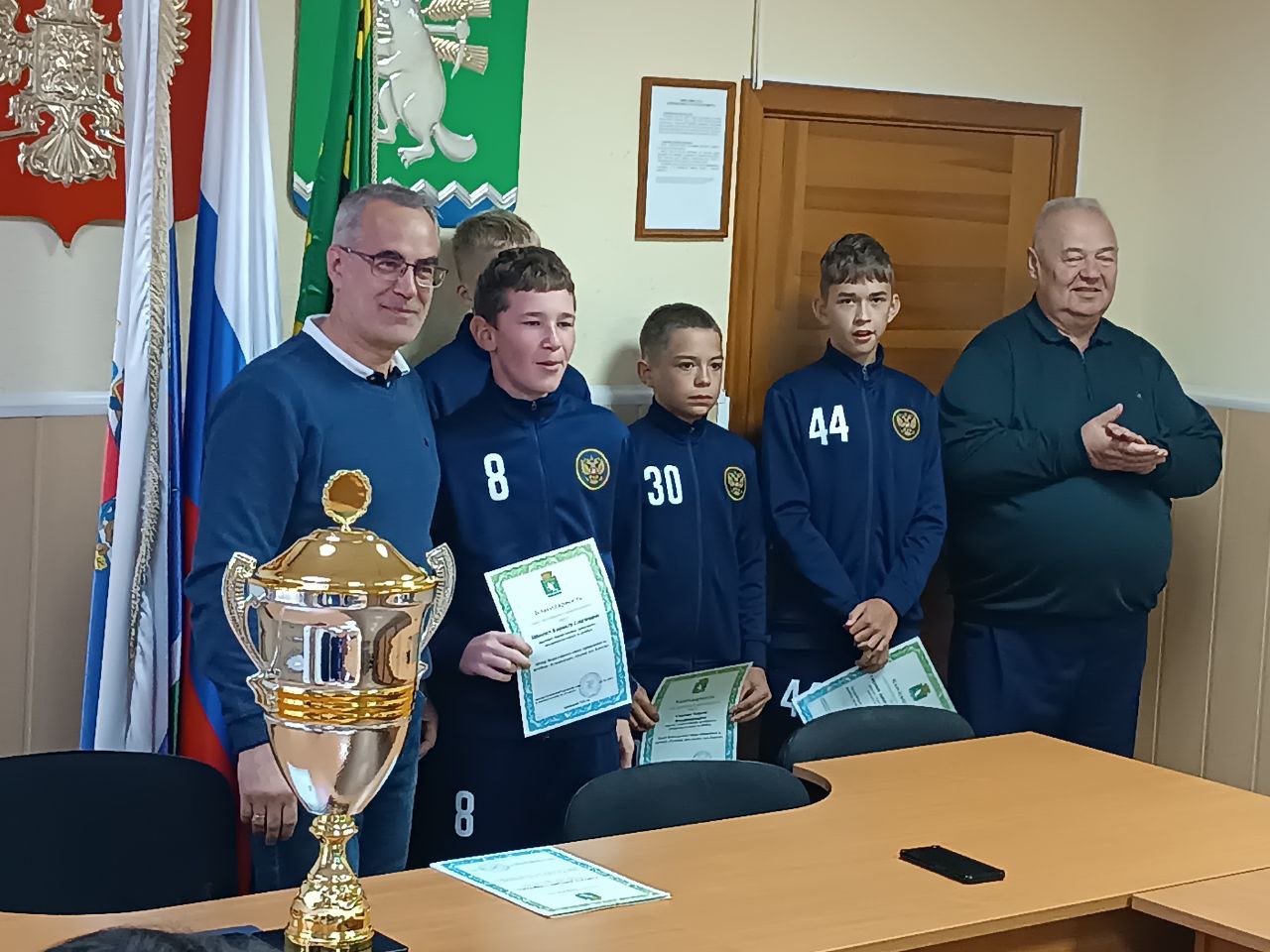 Андрей Клименко поздравил артемовских футболистов с победой