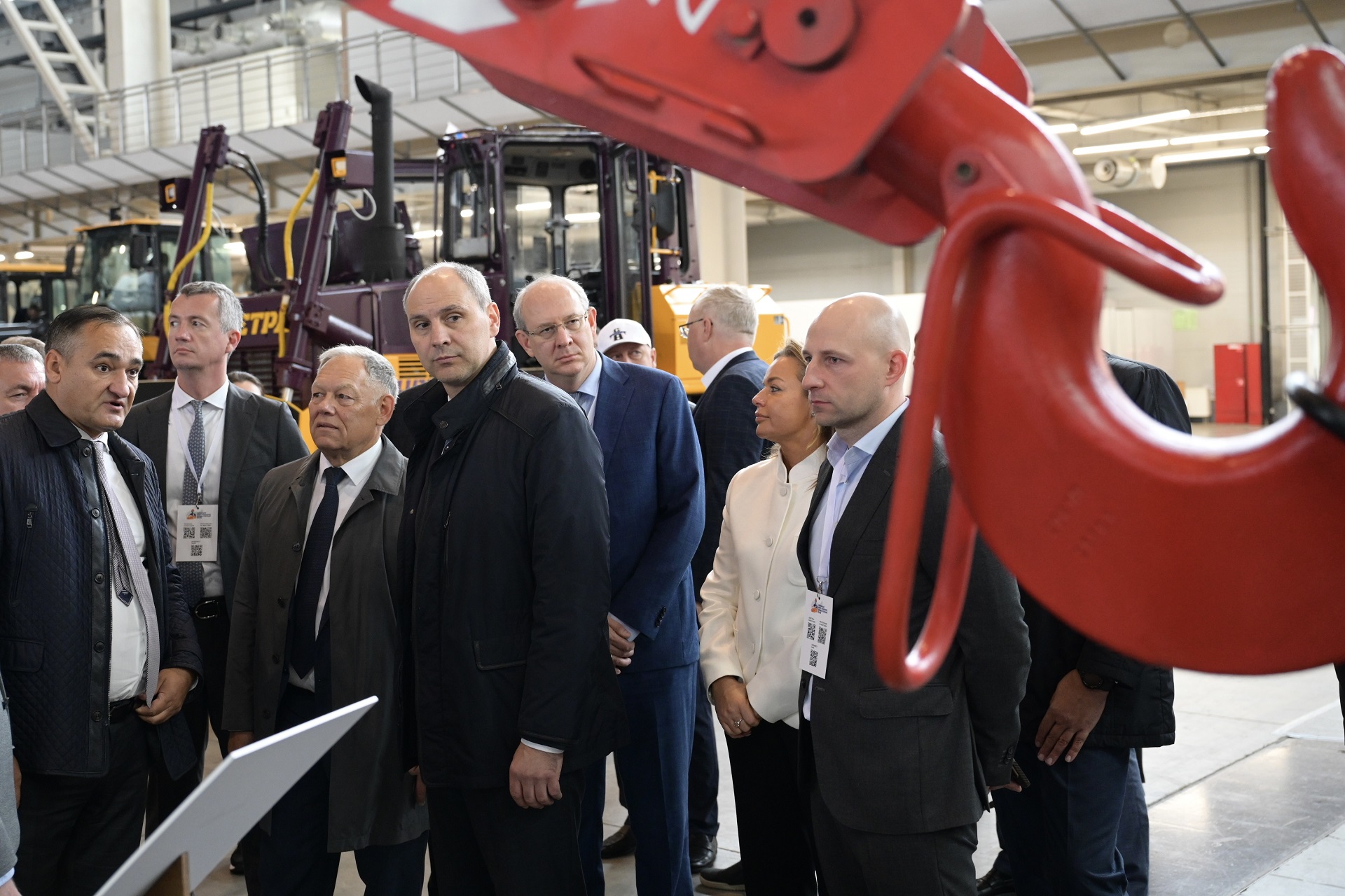 Денис Паслер поприветствовал участников третьего Национального конкурса механизаторов дорожно-строительной отрасли