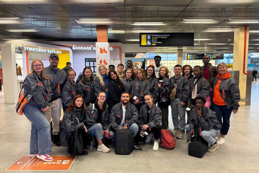 Делегация молодых свердловчан участвует в первом слёте Всемирного фестиваля молодёжи