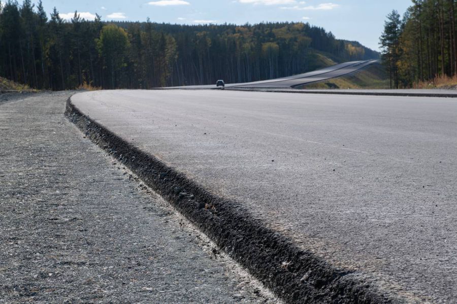Губернатор Свердловской области Денис Паслер рассказал об обновлении участков дорог на Демидовском маршруте