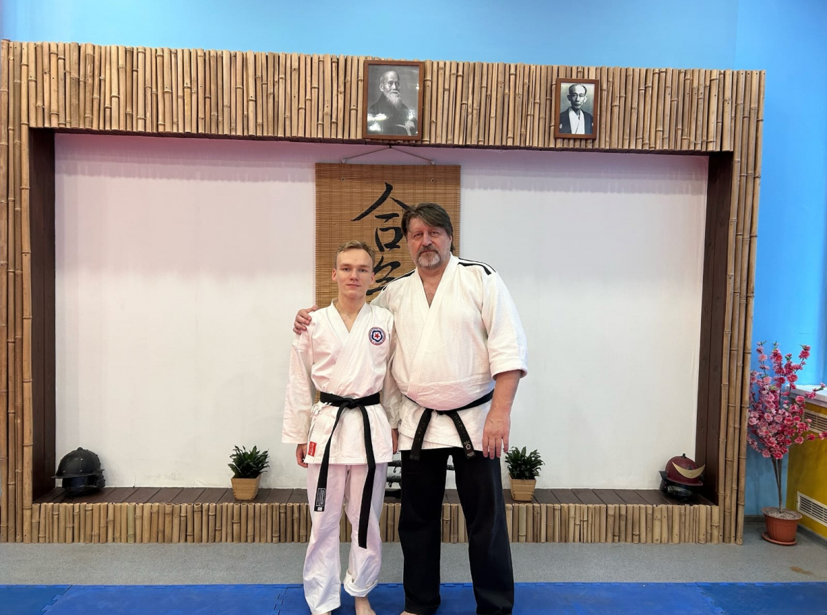 На фото: Семен Анисимов и президент Федерации айкидо России Николай Егоров. Фото предоставлено автором
