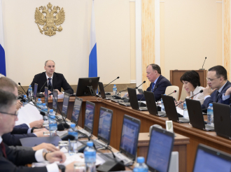 Денис Паслер поручил обеспечить комплексную безопасность в новогодние праздники