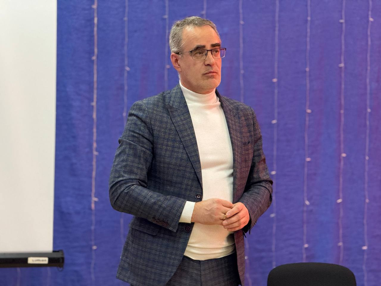 210f21ac-96f1-4aaa-9c53-118a04a5e8ba