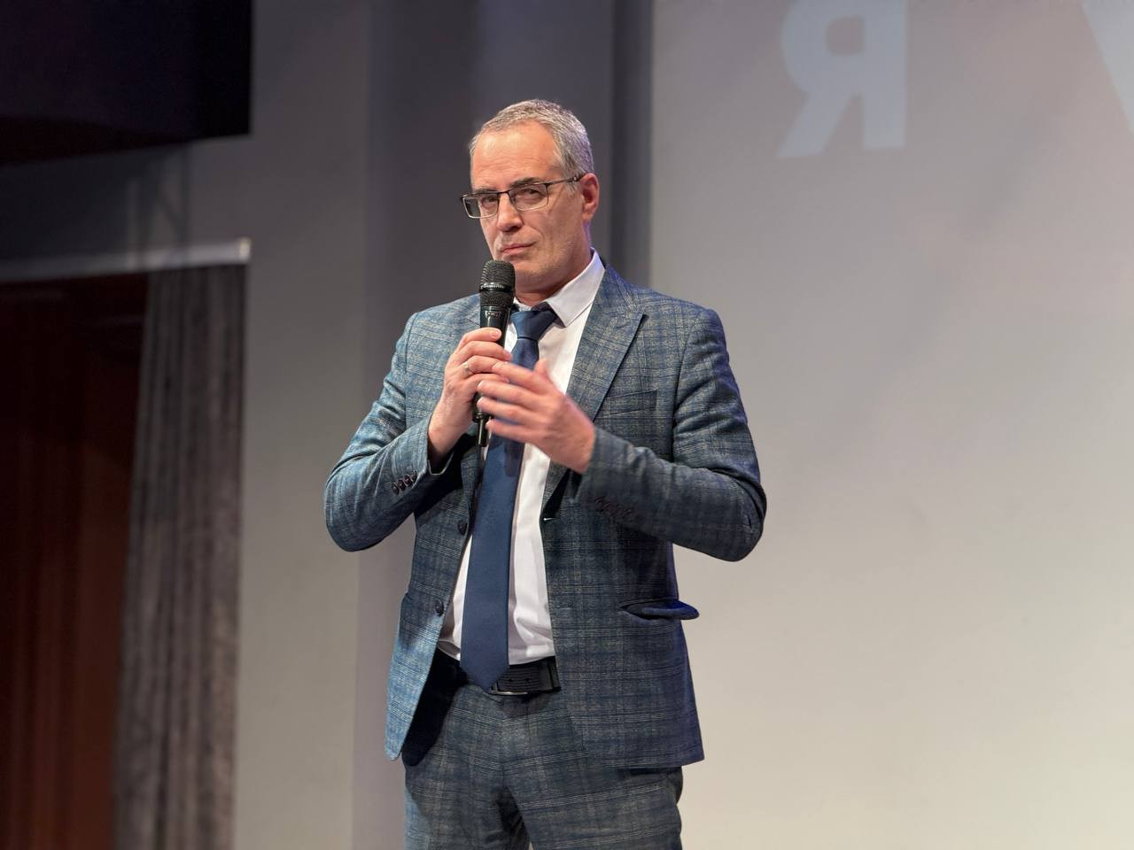 5f08c393-e995-46f7-be58-c99c6042aee2