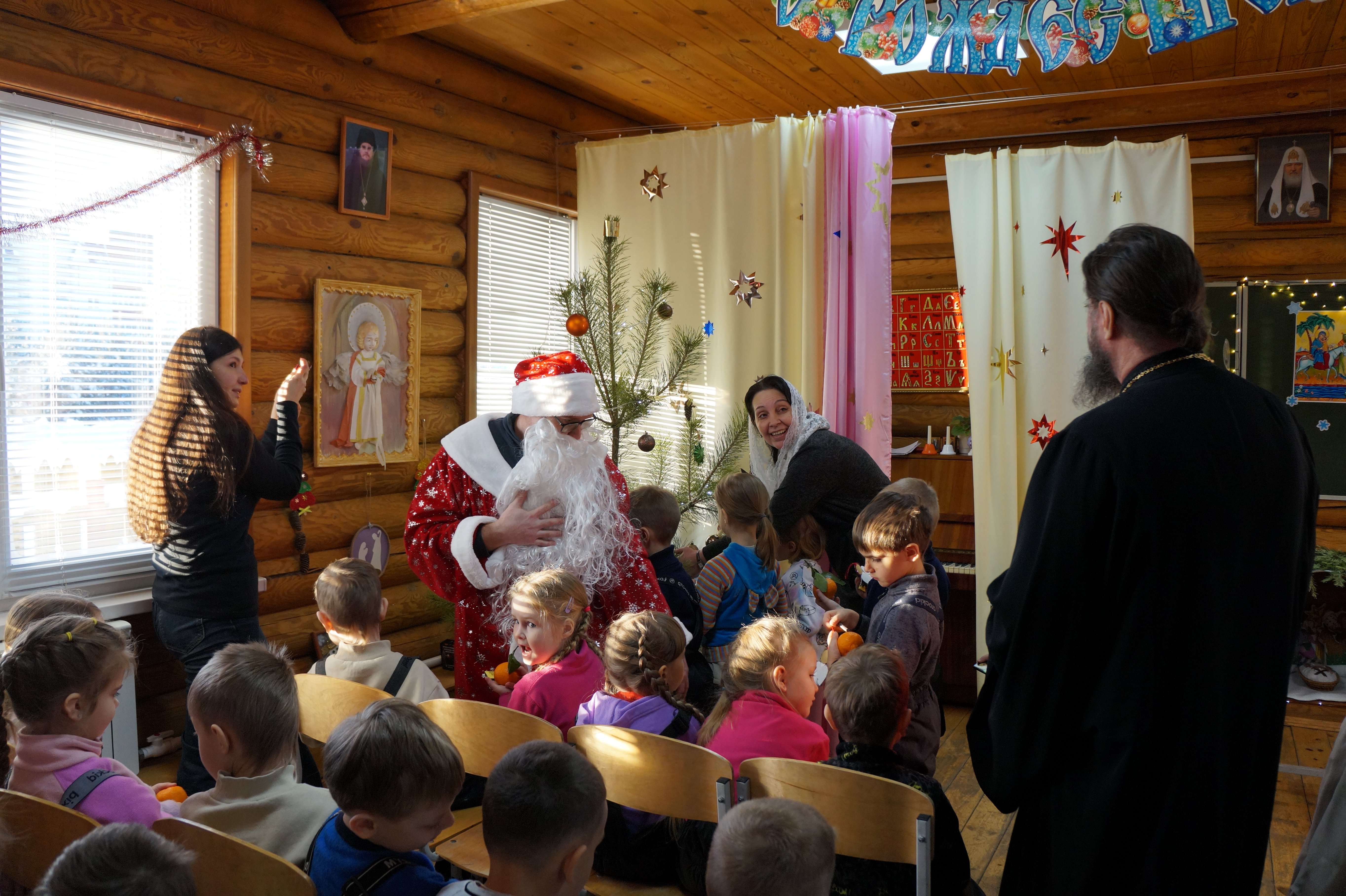 Маленькие гости в храме "Умиление"