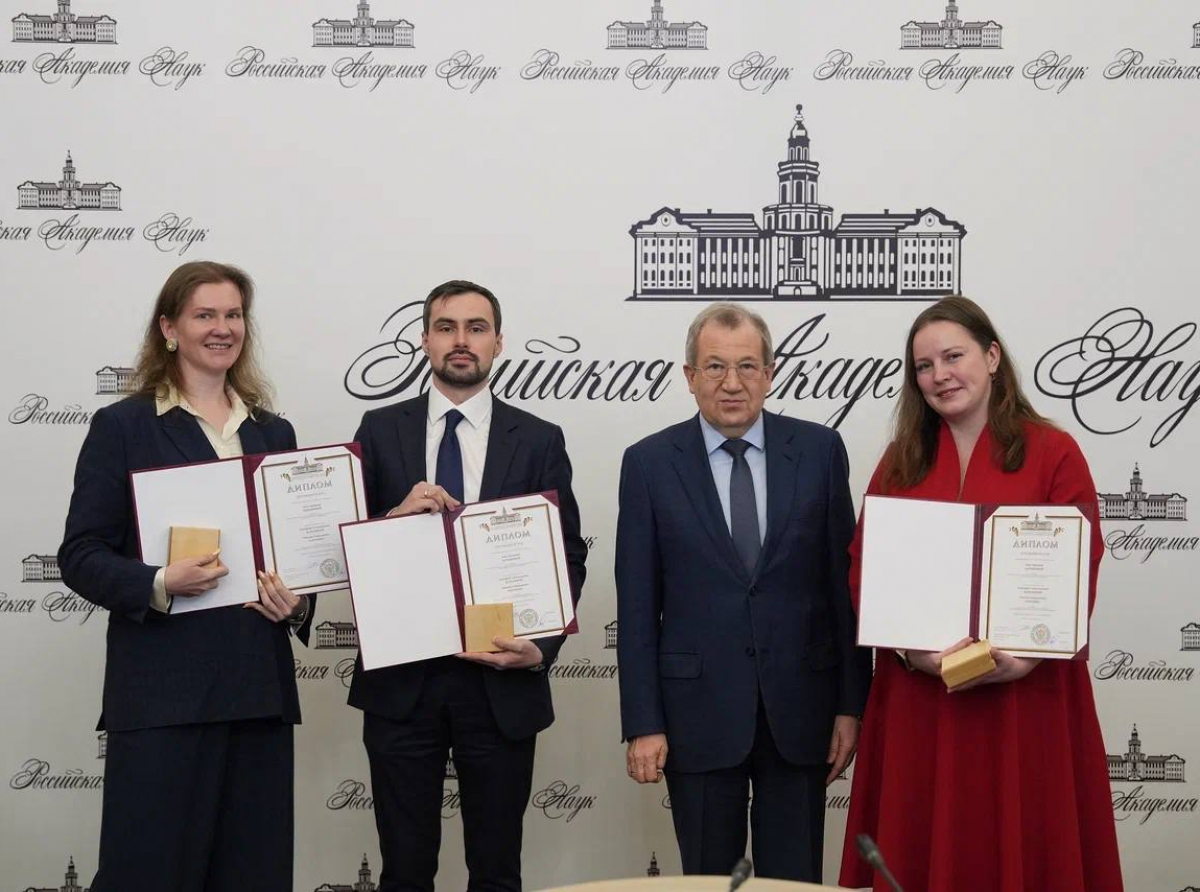 Фото из личного архива А. Барыбиной. На фотографии Анна справа