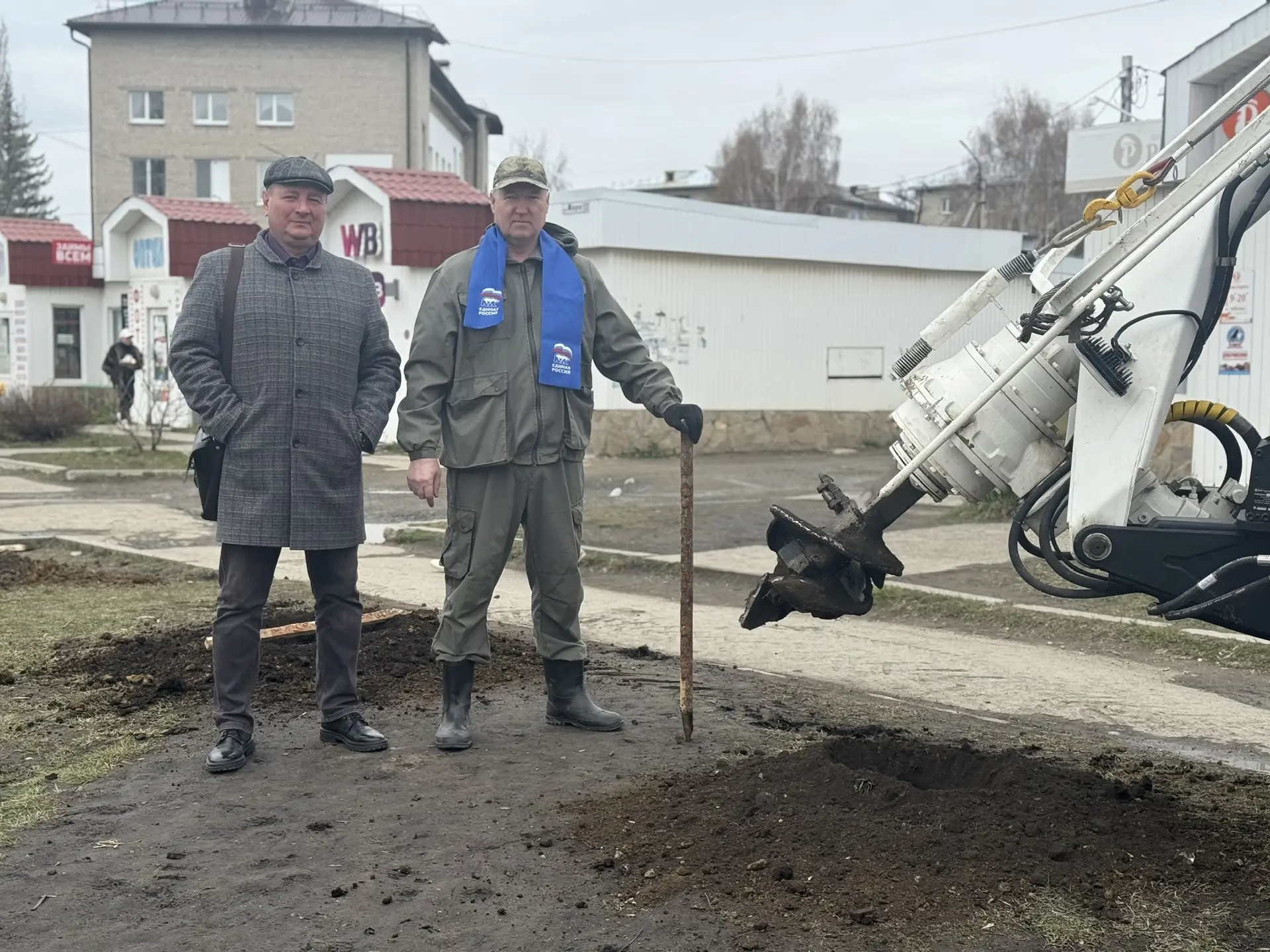 Завтра артемовцы высадят Аллею Мира на центральной улице города