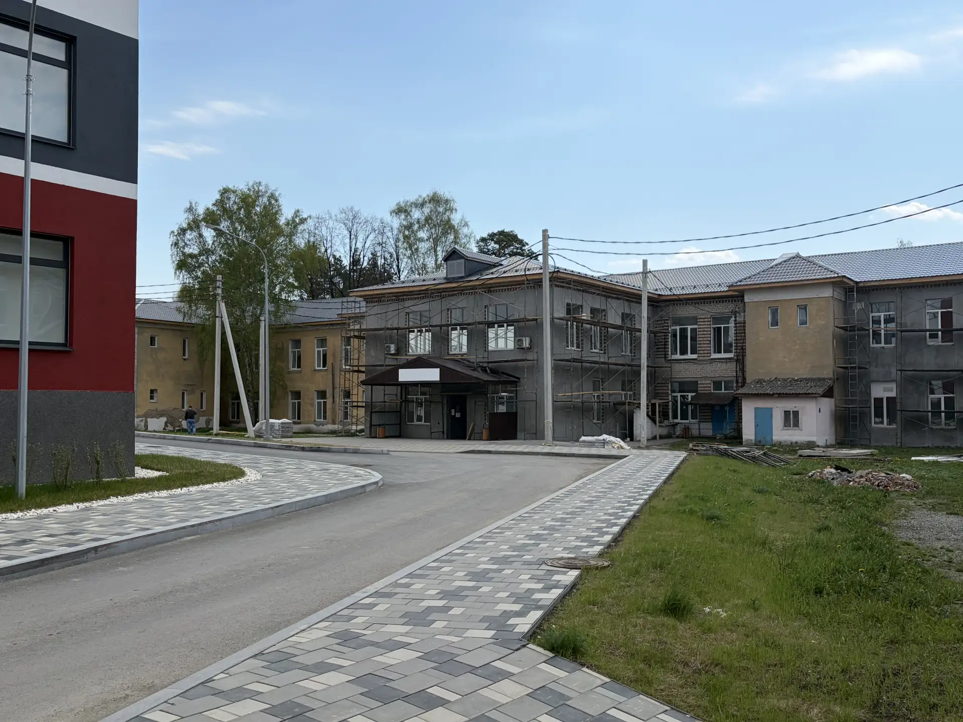 «Брат ты мне или не брат?»: в Артёмовской ЦРБ здание стационара хотят «породнить» с новой поликлиникой
