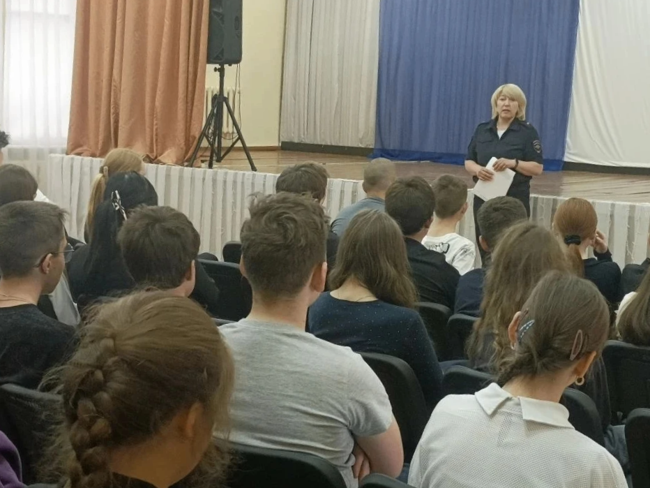 Доверяй, но проверяй: советы полиции, как уберечь ребенка от беды