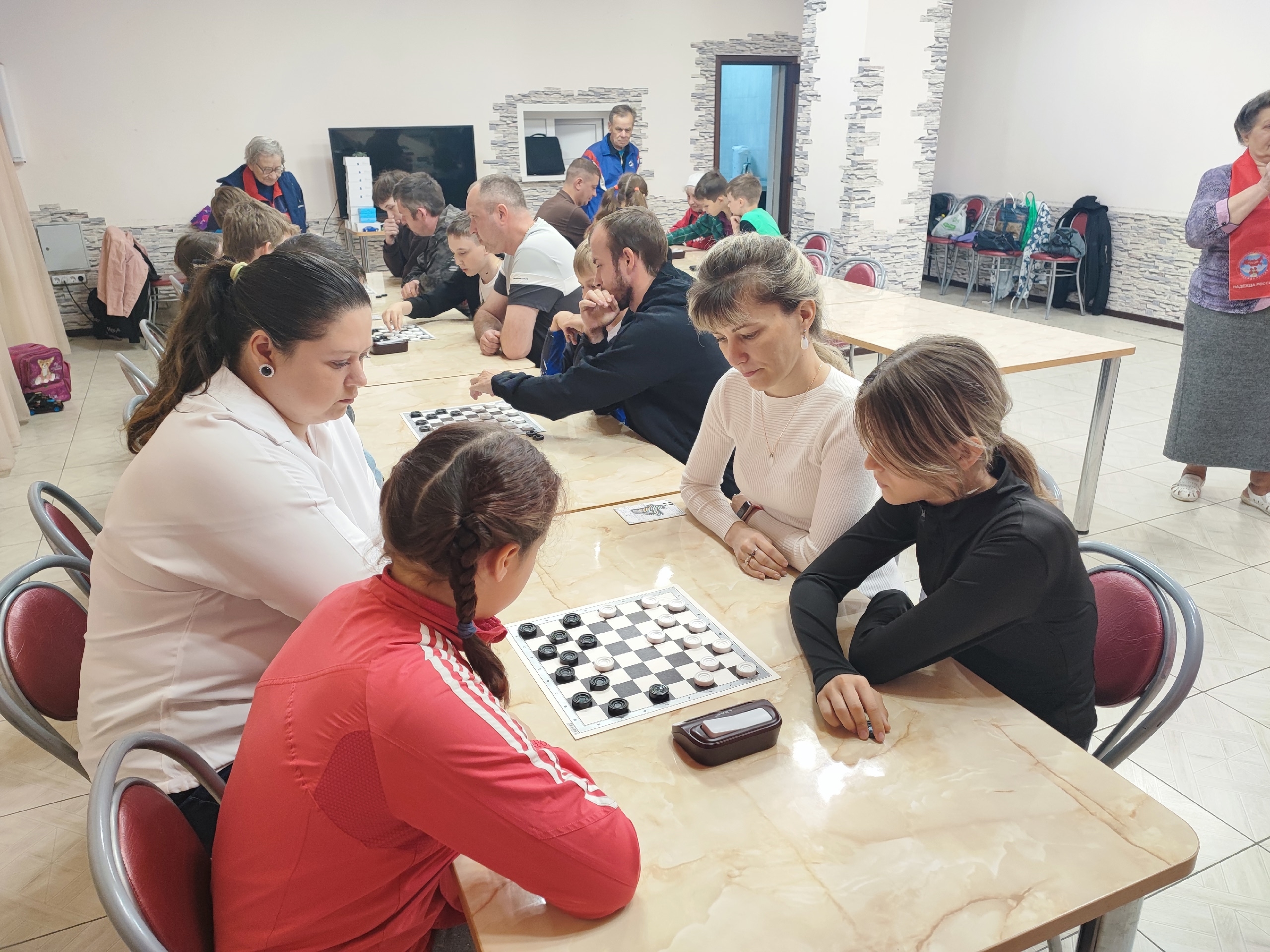 Семейные турниры в шахматы и шашки