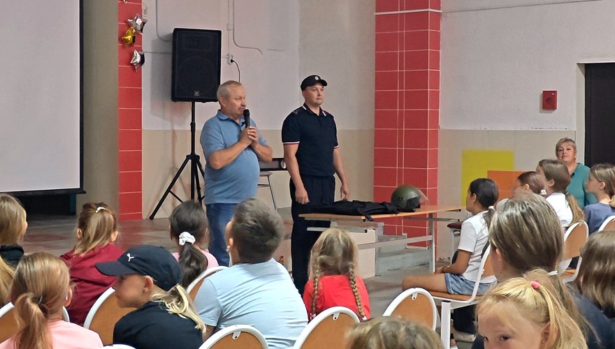 Купаться - по правилам, а сидеть в телефоне - с умом