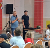 Купаться - по правилам, а сидеть в телефоне - с умом