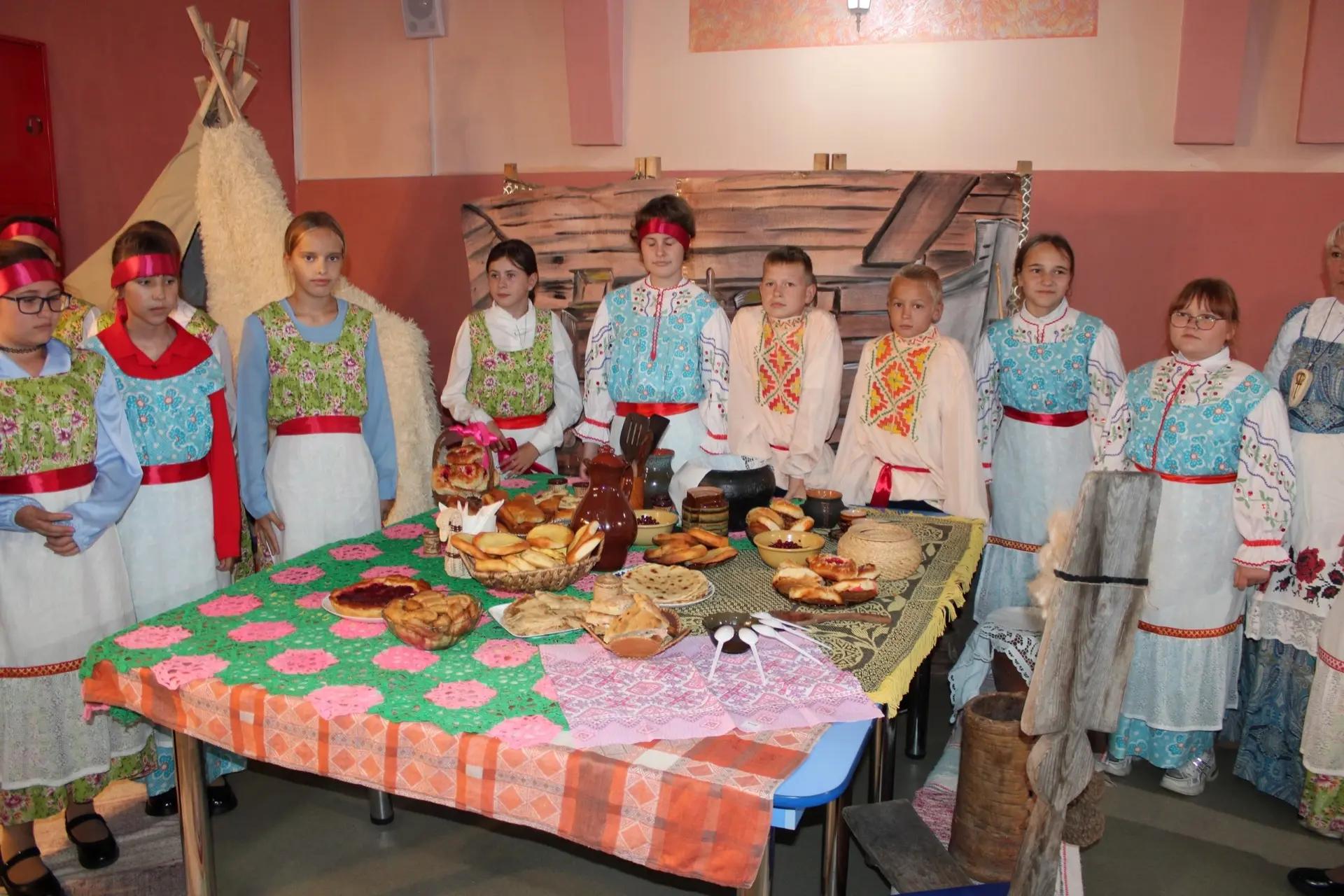  Две школы стали победителями конкурса «Национальное подворье»