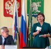 Депутатам Думы 8 созыва вручили временные удостоверения