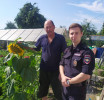 Фото предоставлено ОМВД. Артемовские полицейские проводят разъяснительные беседы с садоводами 